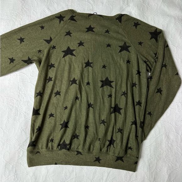 NWT Buffalo David Bitton Long Sleeve Crewneck Green Star Top Size Medium - Picture 5 of 6
